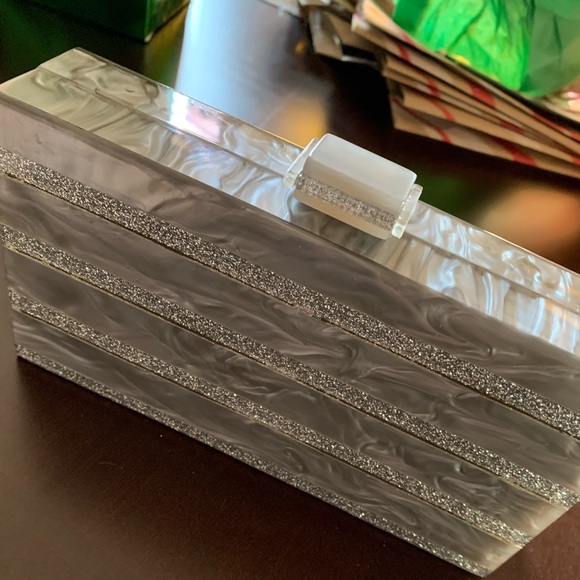 Milanblocks silver clutch - Picture 3 of 3